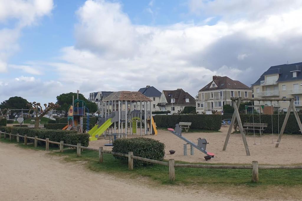 Studio Front De Mer Merville-Franceville-Plage Exterior foto